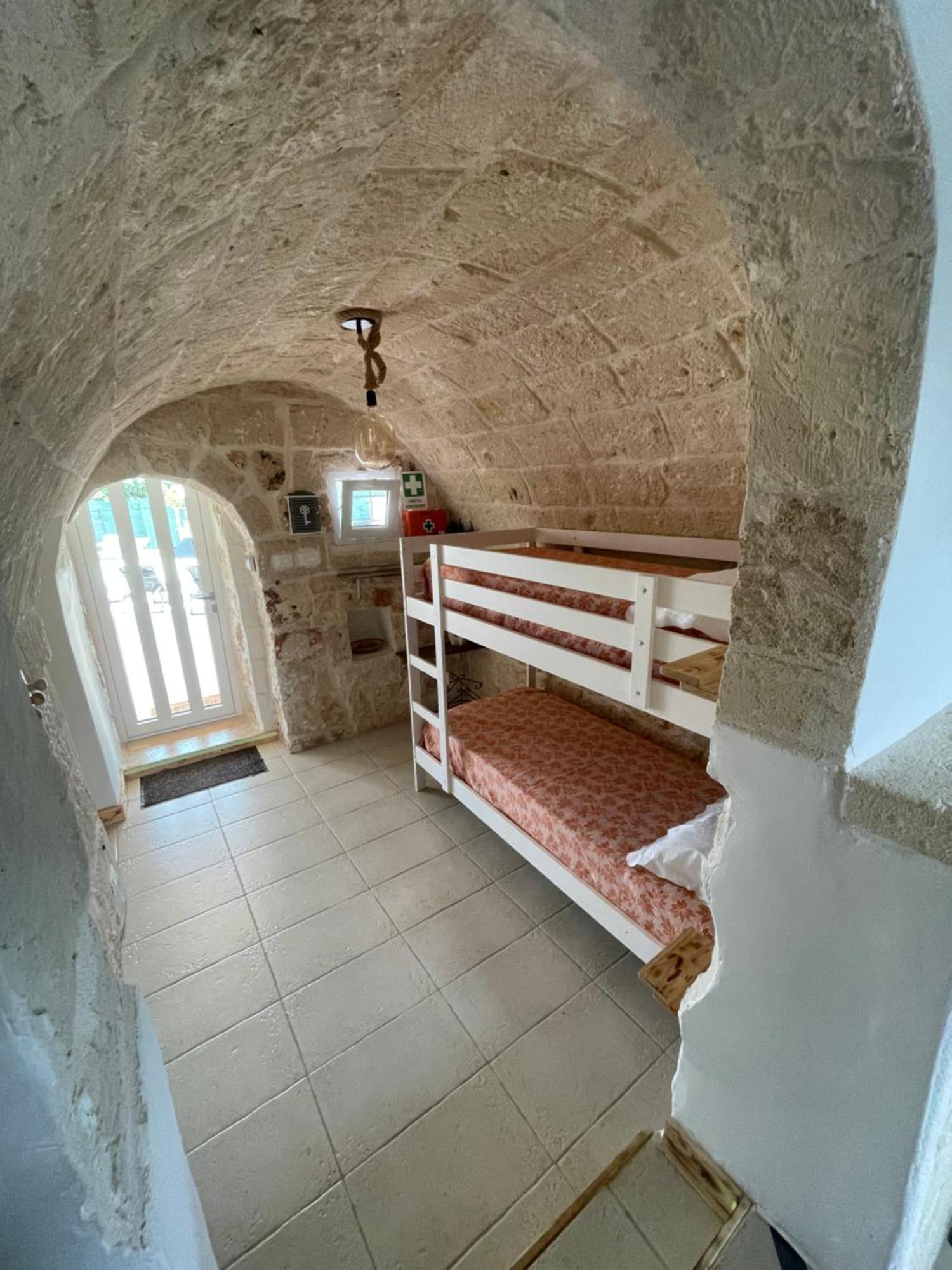 Trullo Del Salento Villa San Vito dei Normanni Luaran gambar